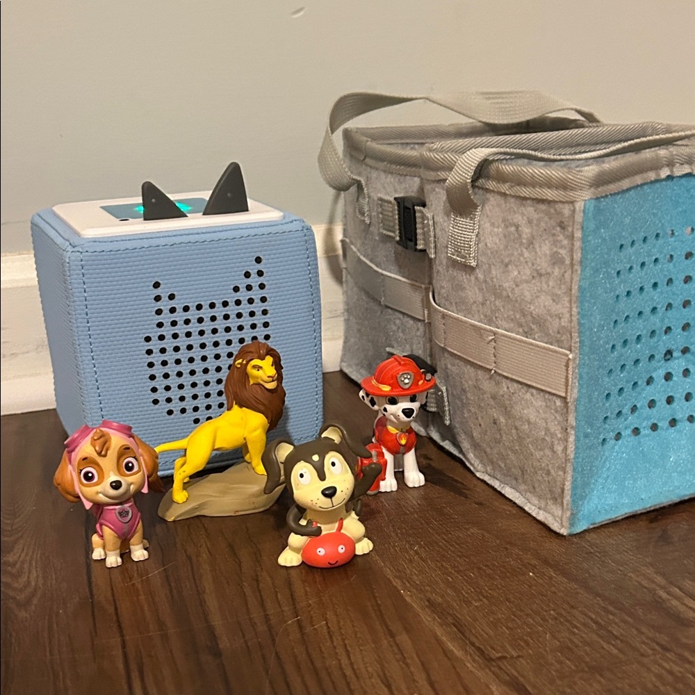 Interactive Blue Toniebox with 4 Tonies character figurines & carrying case